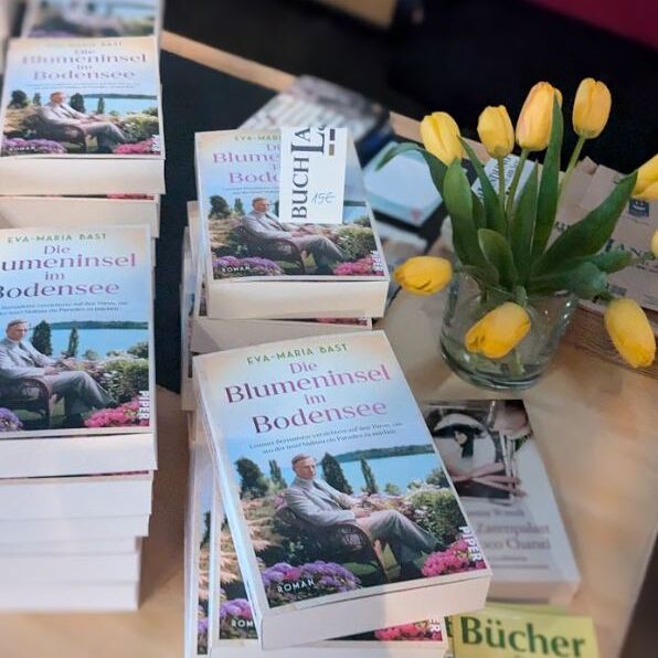 Foto zum Büchertisch der "Buchlandung"